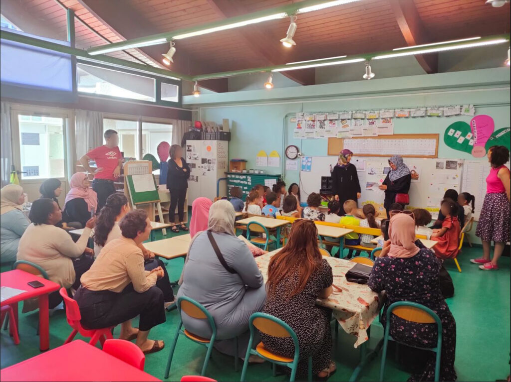 Les parents allophones viennent présenter leur travail aux élèves des écoles de Lormont