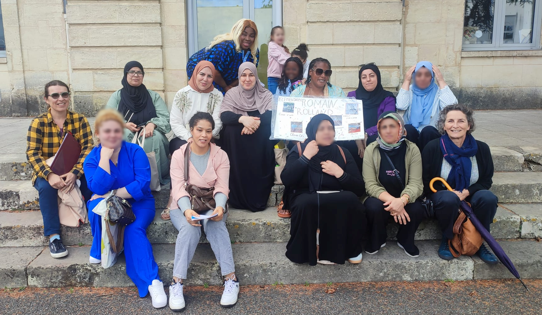 Les parents allophones en formation français FLE visitent l'école Romain Rolland de Lormont